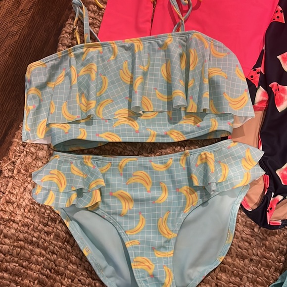 Girls 10/12 assortment of swimsuits and swimsuit long sleeve swim top. Excellent - Picture 2 of 11